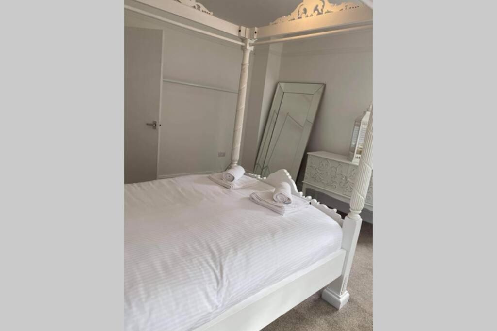 Beautiful 2 Bed Flat In The Heart Of Lynton Devon Appartement Buitenkant foto